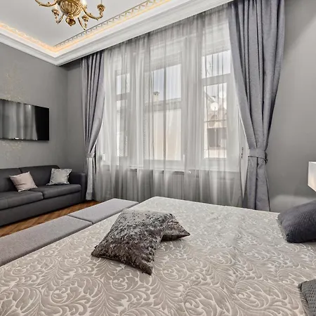 Muenz Luxurious * Pula