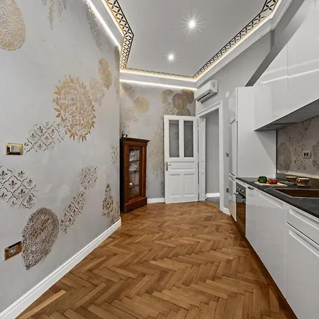 Apartment Muenz Luxurious Pula