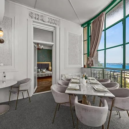 Muenz Luxurious Apartment Pula