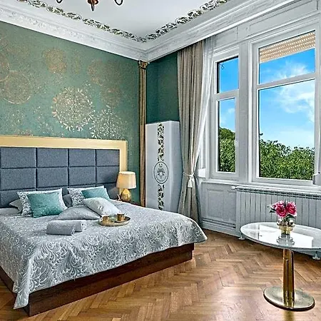 Muenz Luxurious דירה