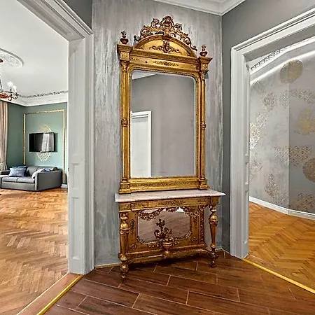 Muenz Luxurious דירה