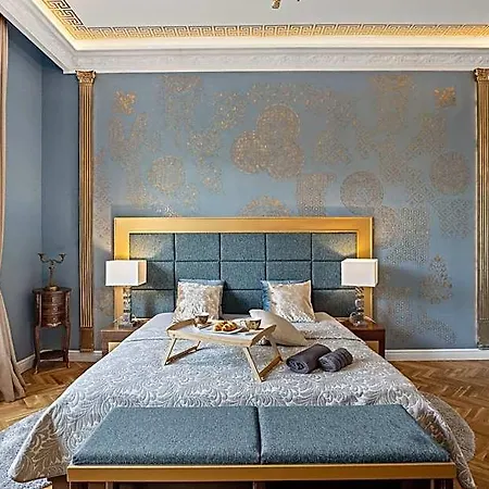 Muenz Luxurious פולה