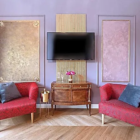 Muenz Luxurious *