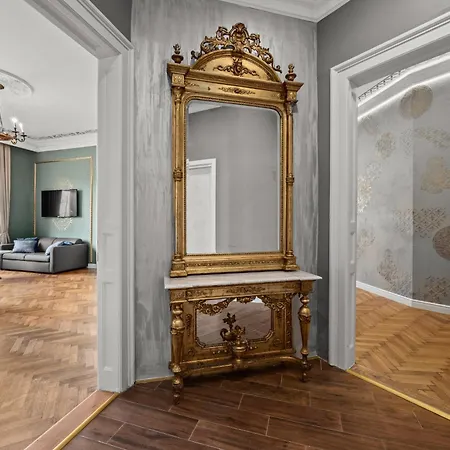 Muenz Luxurious * Pula