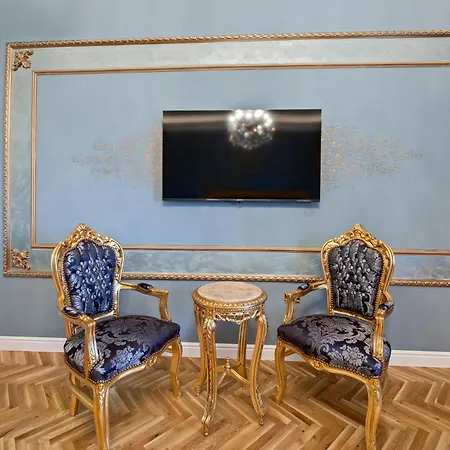 Muenz Luxurious Pula