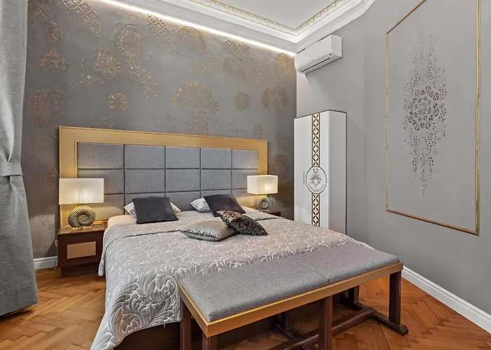 Muenz Luxurious Apartment *